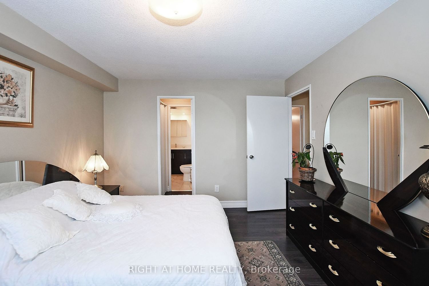 60 Inverlochy Blvd, unit 806 for sale - image #28