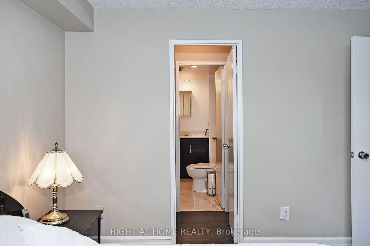 60 Inverlochy Blvd, unit 806 for sale - image #29