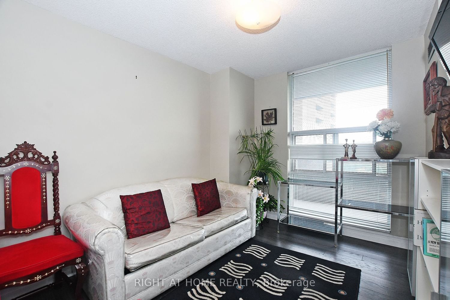 60 Inverlochy Blvd, unit 806 for sale - image #31