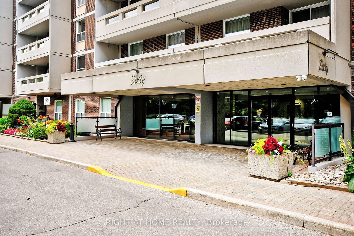 60 Inverlochy Blvd, unit 806 for sale - image #4