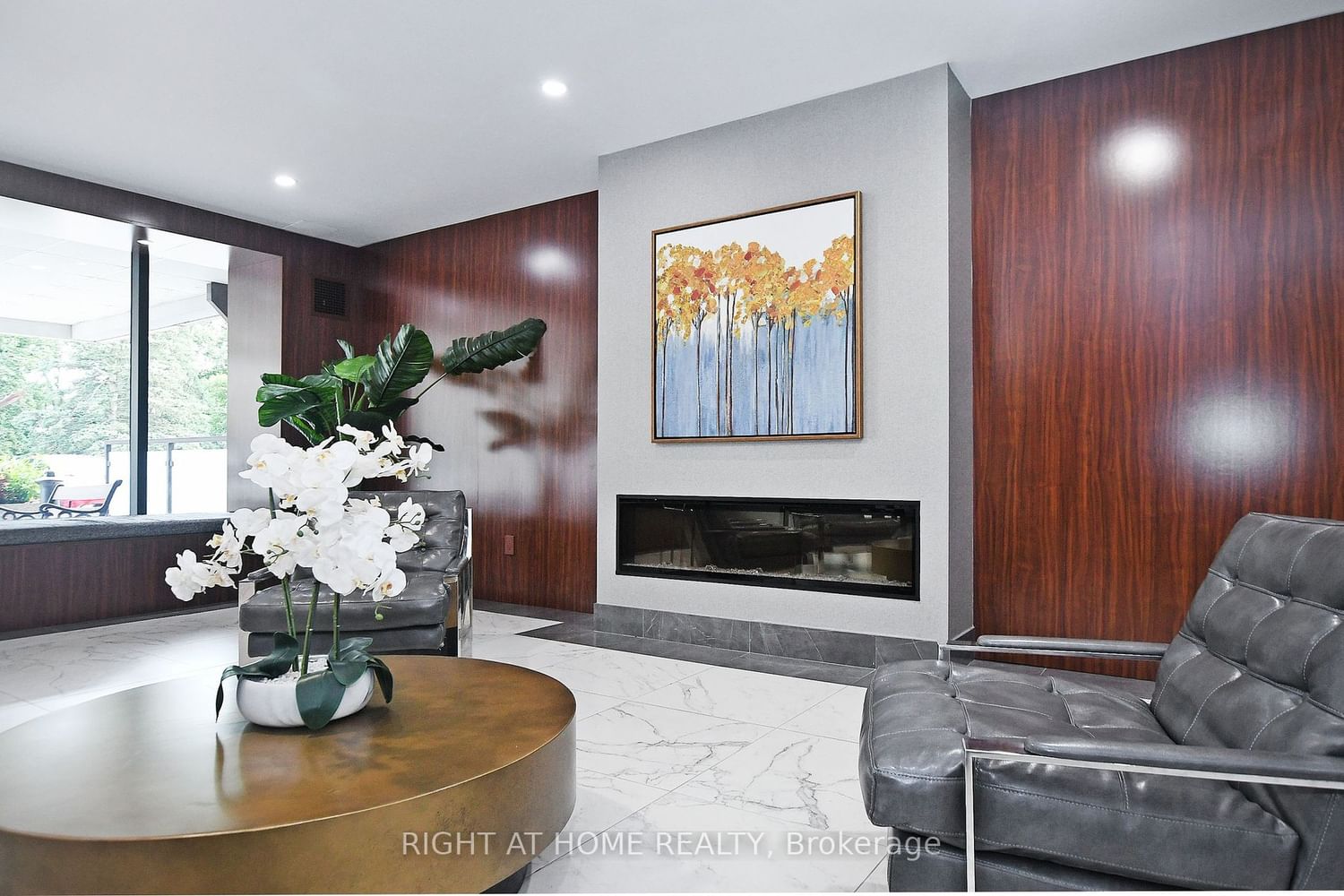 60 Inverlochy Blvd, unit 806 for sale - image #6