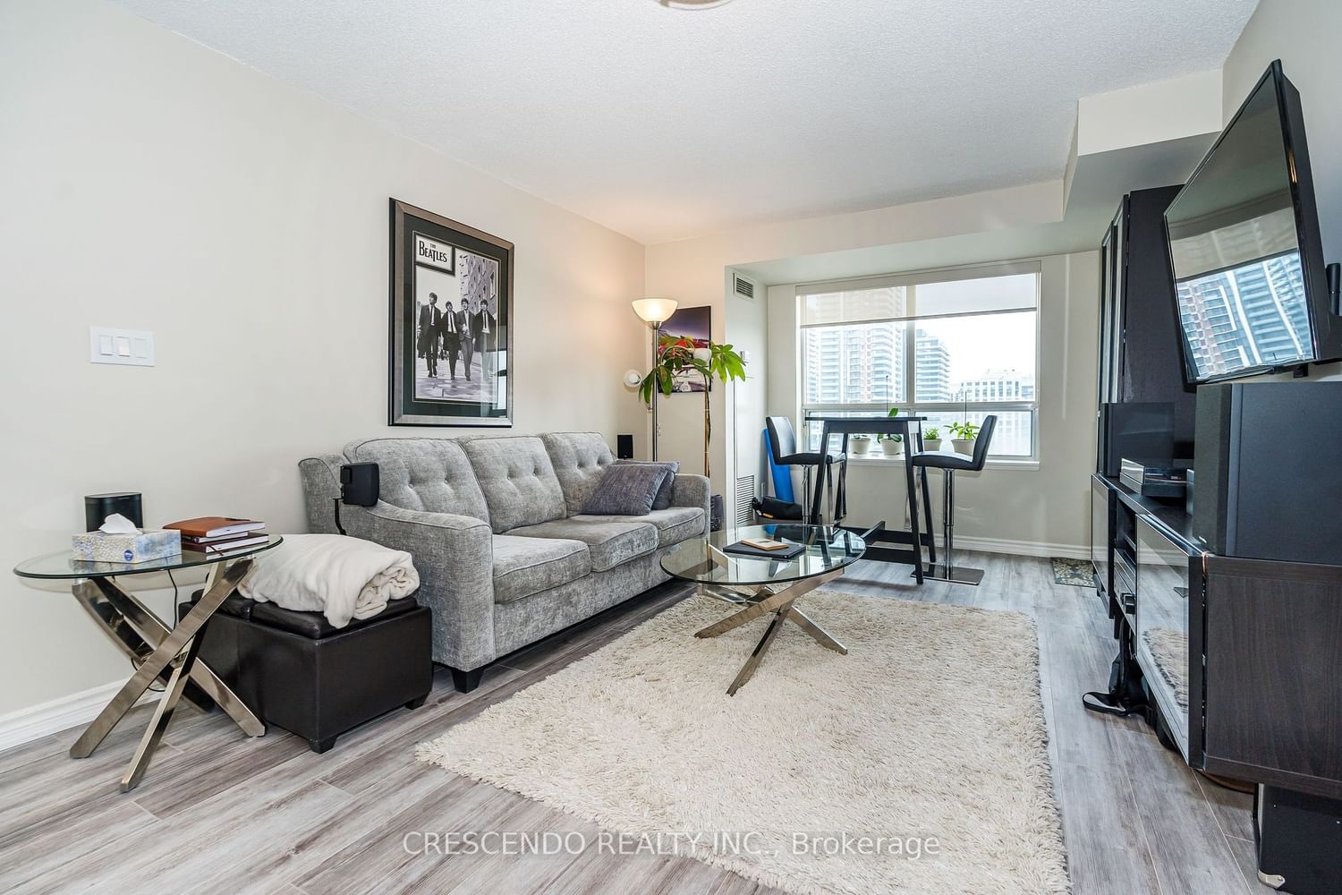 39 Oneida Cres, unit 813 for sale - image #7