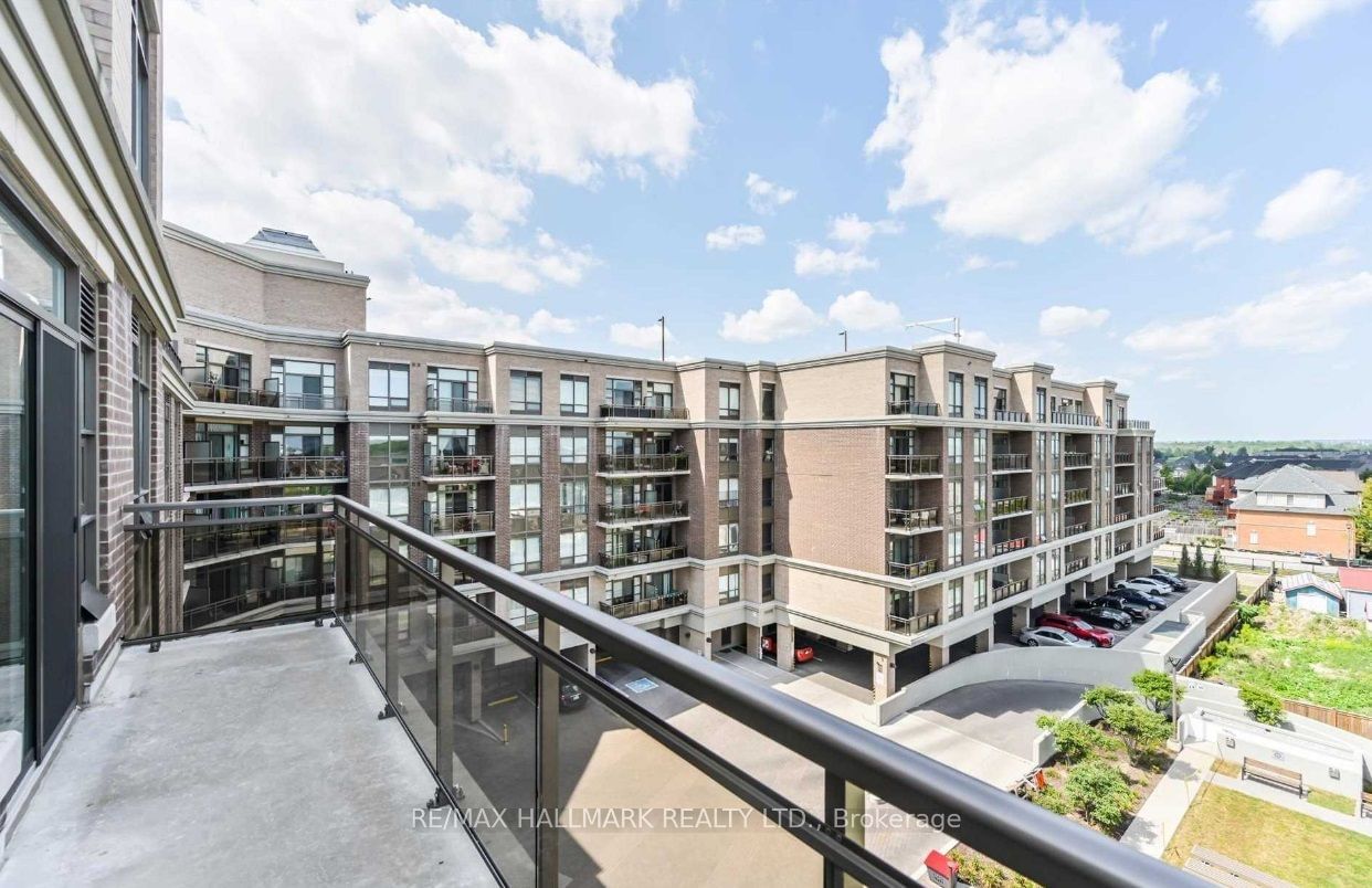 540 Bur Oak Ave, unit 606 for sale