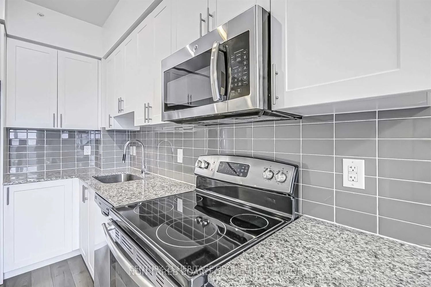 7165 Yonge St, unit 1711 for sale