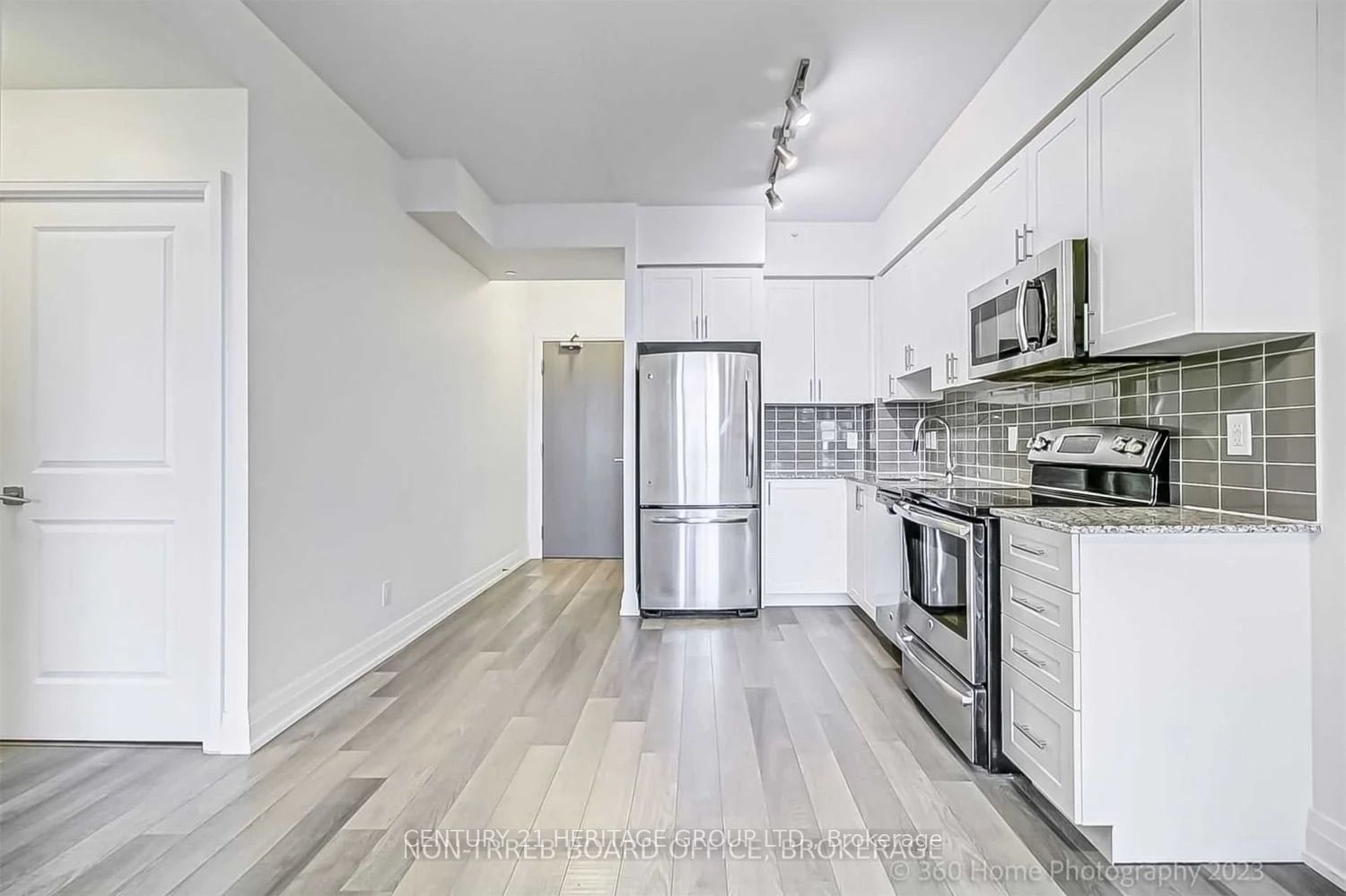 7165 Yonge St, unit 1711 for sale - image #8