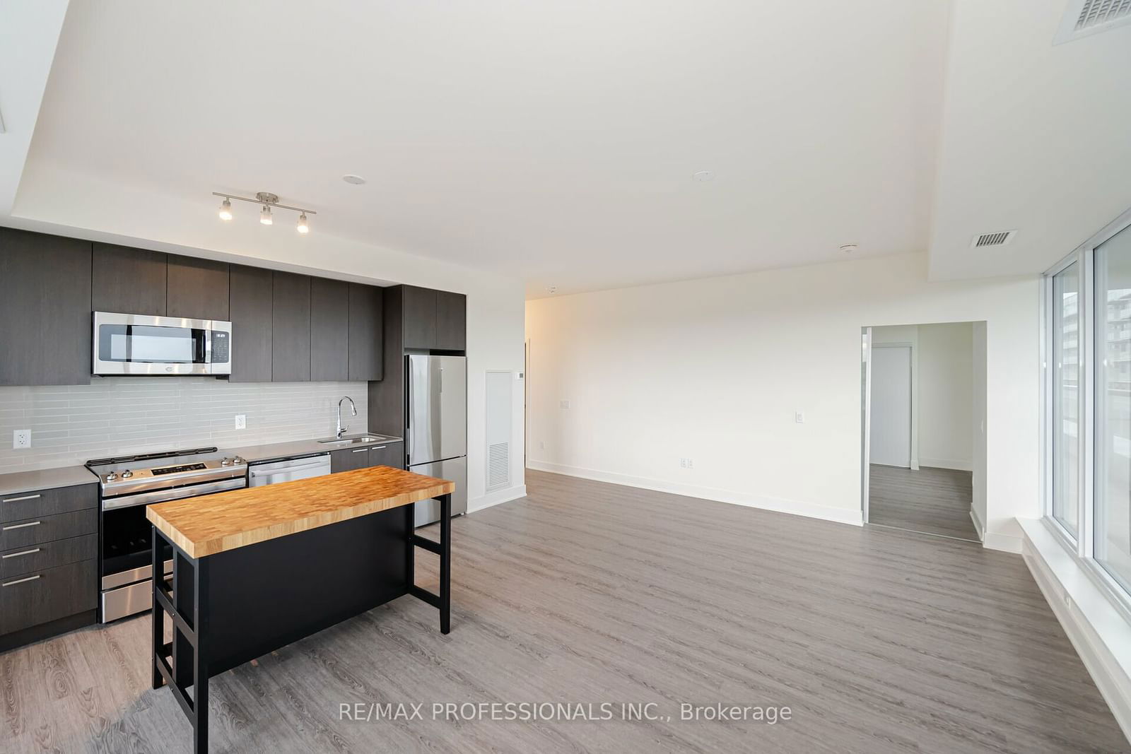 185 Deerfield Rd, unit 504 for sale - image #3