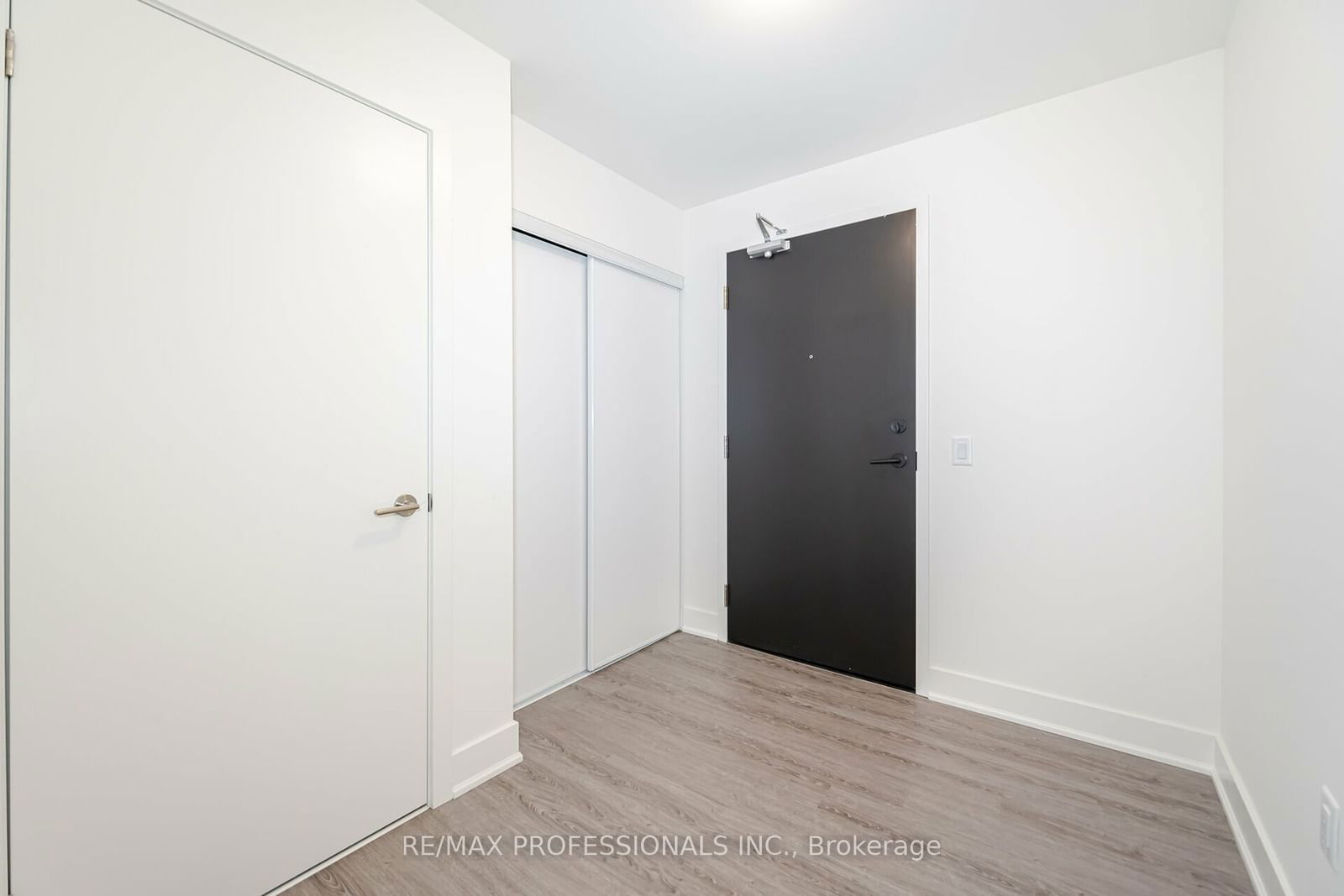 185 Deerfield Rd, unit 504 for sale - image #32