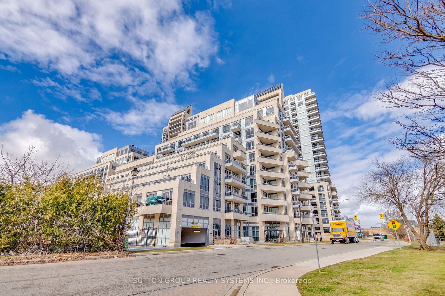 9191 Yonge St, unit Sw-105 for sale - image #2