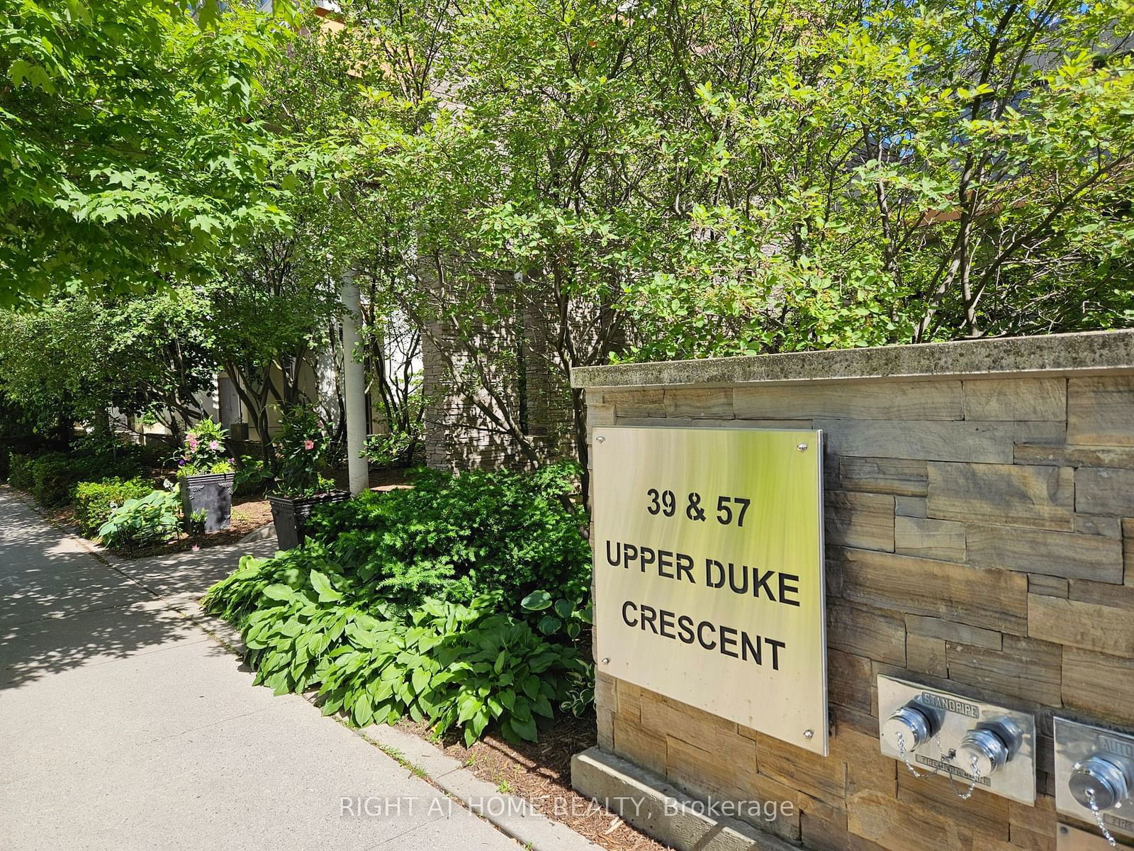 39 Upper Duke Cres, unit 306 for sale - image #20