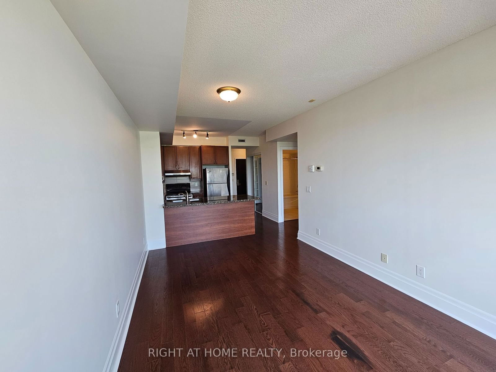 39 Upper Duke Cres, unit 306 for sale - image #4