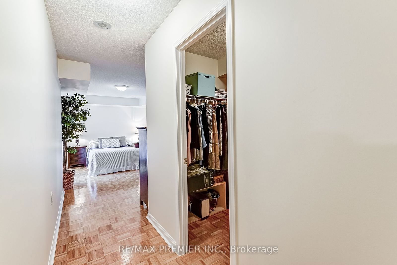 2500 Rutherford Rd, unit 315 for sale - image #17