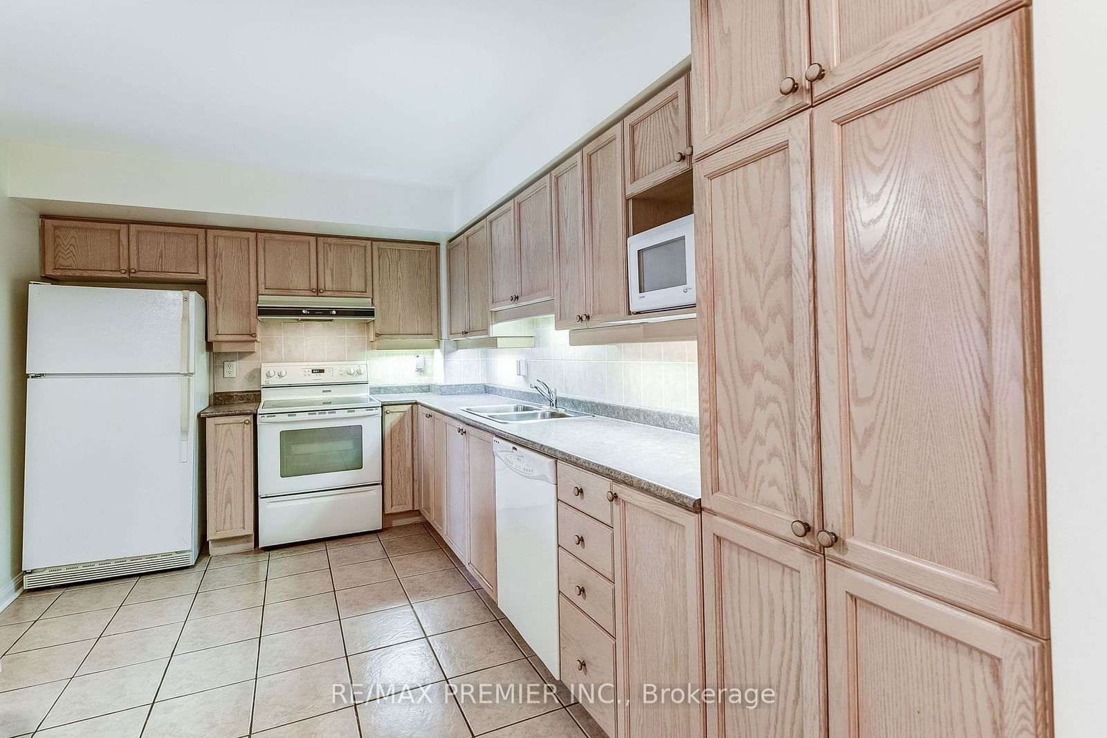 2500 Rutherford Rd, unit 315 for sale - image #9