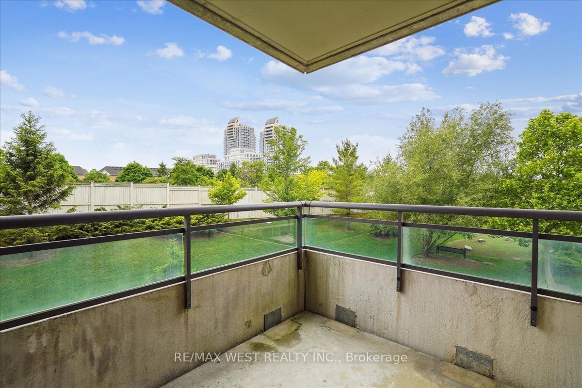 330 Red Maple Rd, unit 204 for sale - image #8