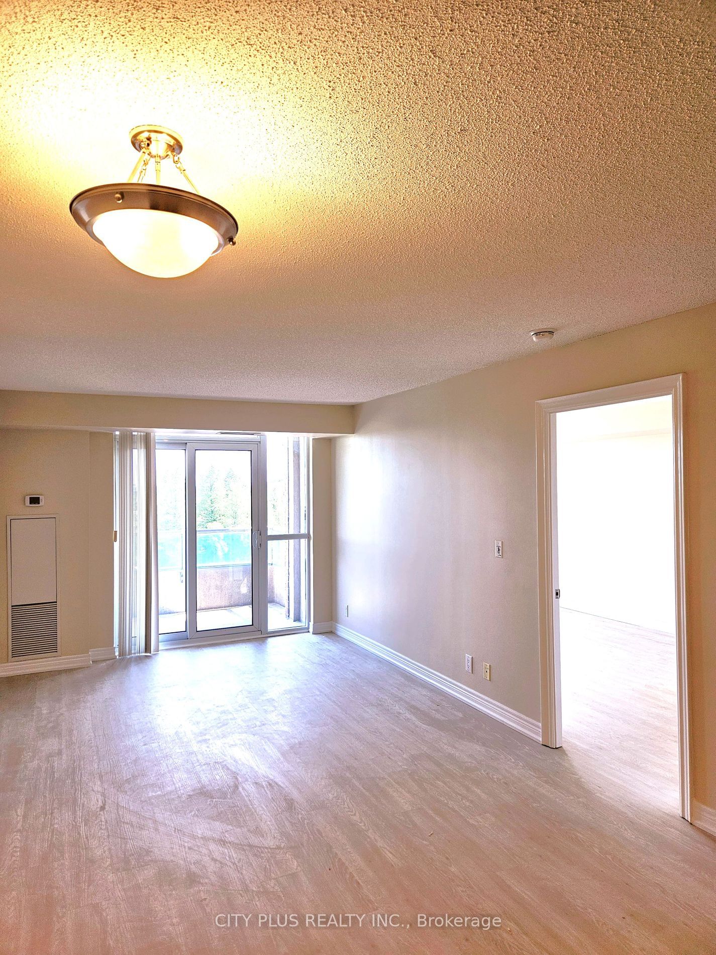 33 Cox Blvd, unit 618 for sale - image #4