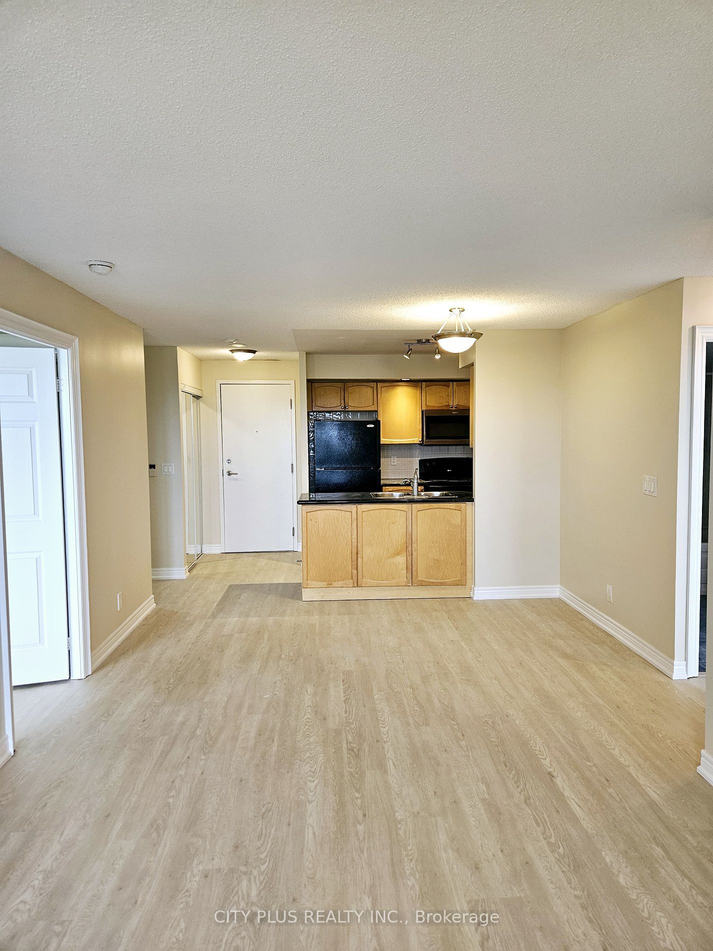 33 Cox Blvd, unit 618 for sale - image #5