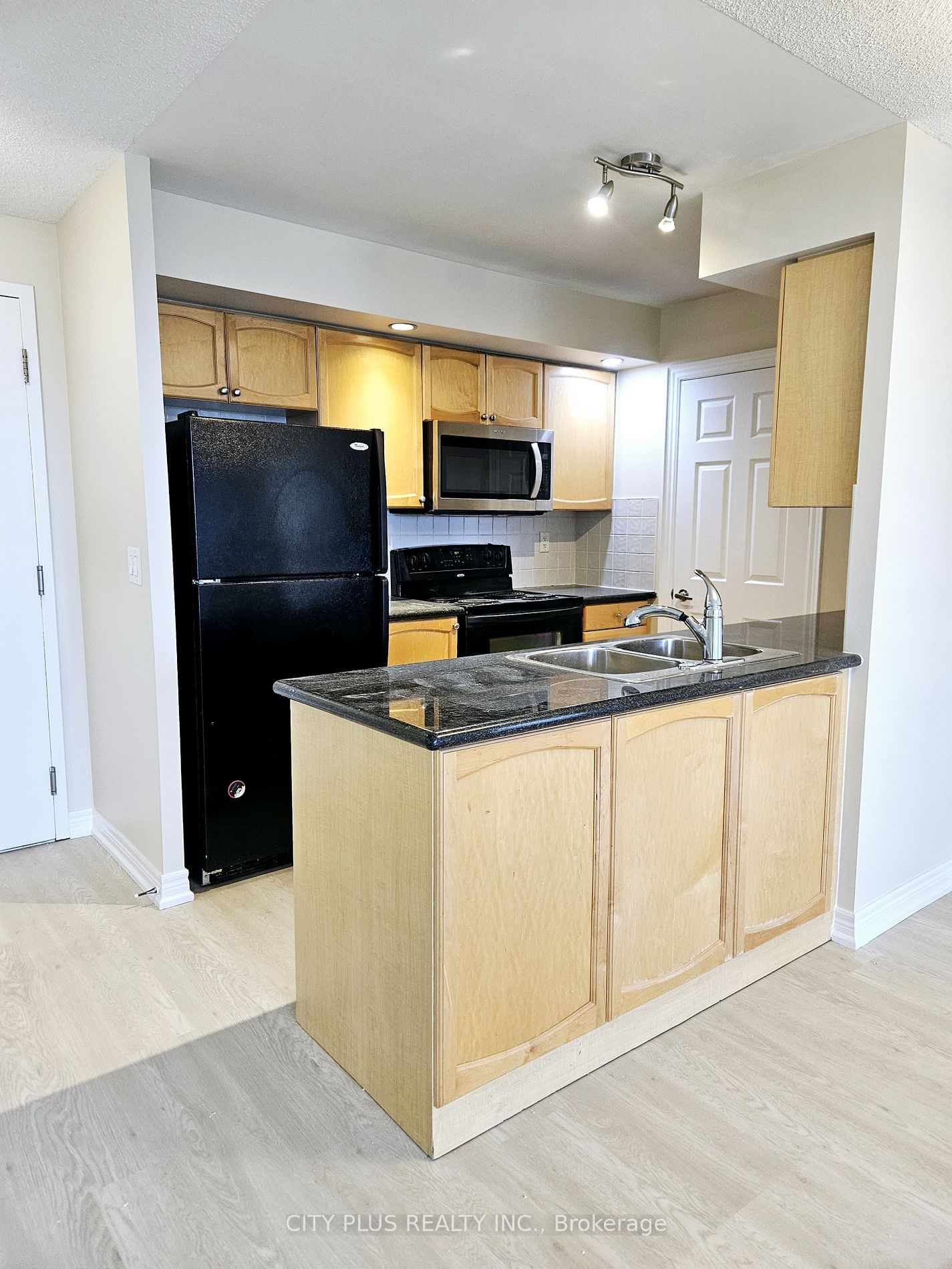 33 Cox Blvd, unit 618 for sale - image #7