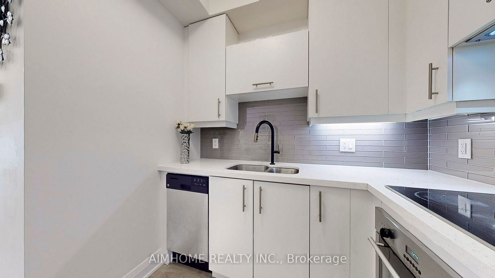 28 Uptown Dr, unit 203 for sale - image #16