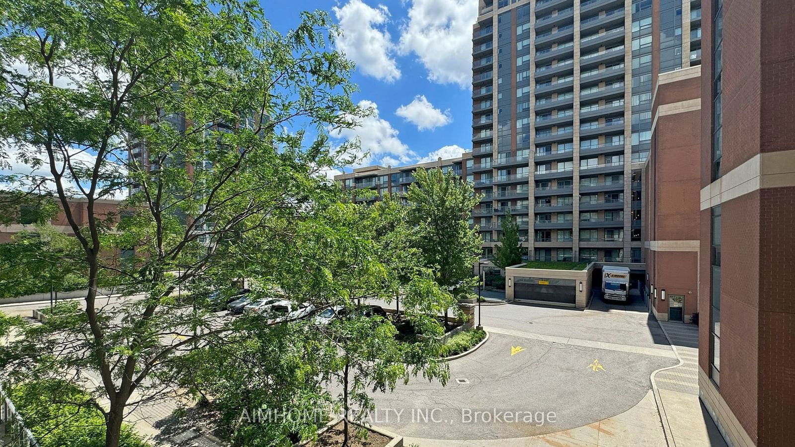 28 Uptown Dr, unit 203 for sale