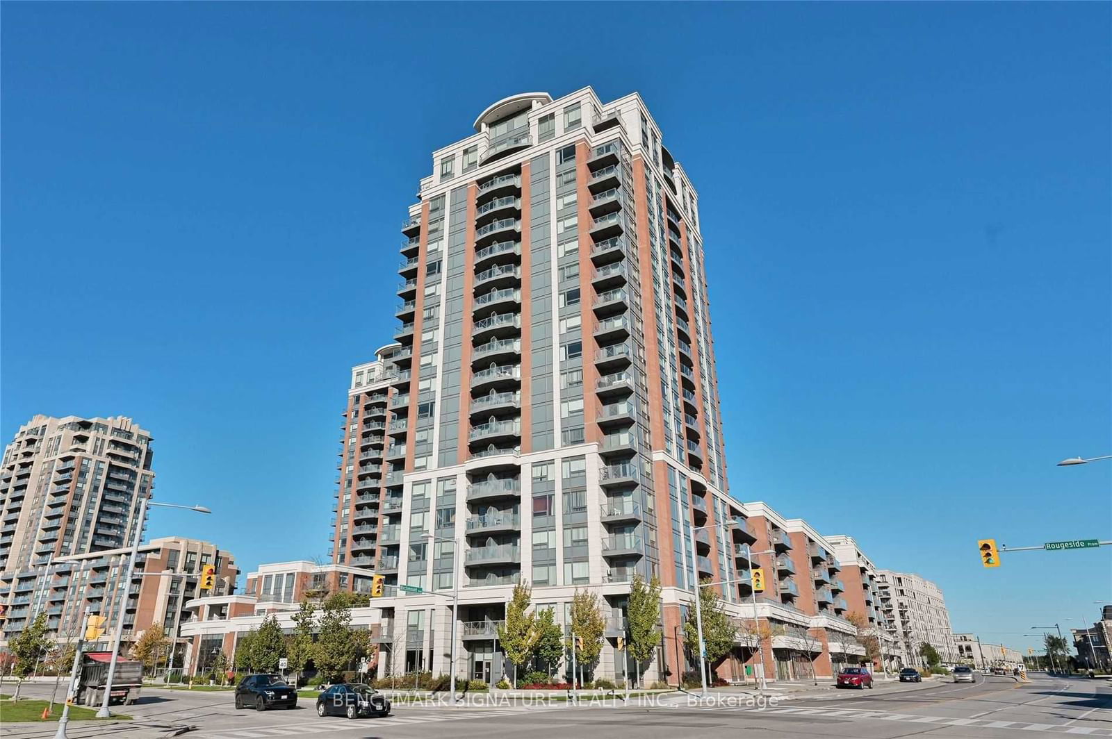 1 Uptown Dr, unit 910 for rent - image #1