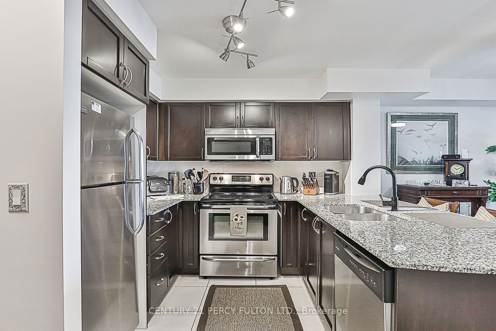 75 King William Cres, unit 409 for sale