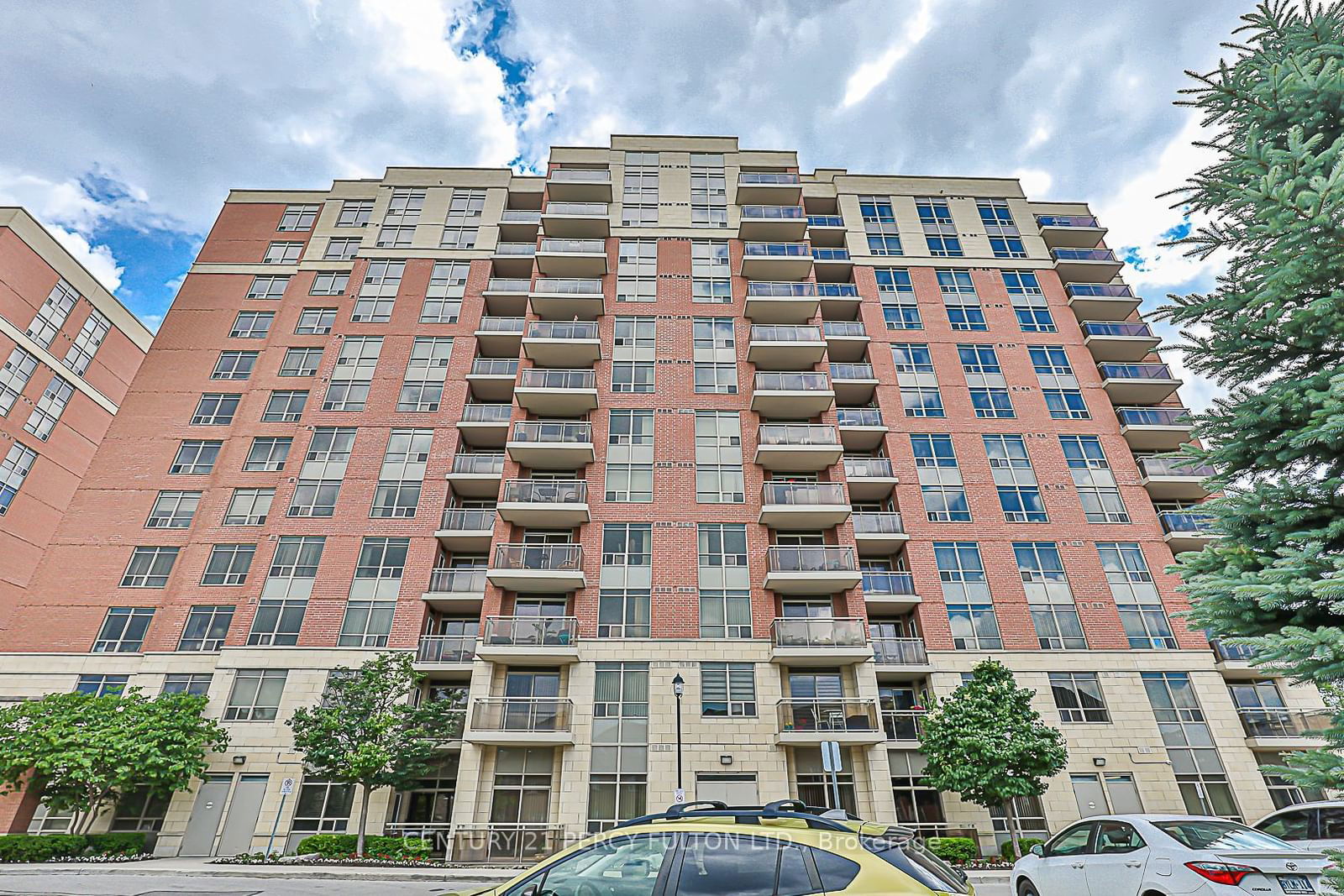 75 King William Cres, unit 409 for sale