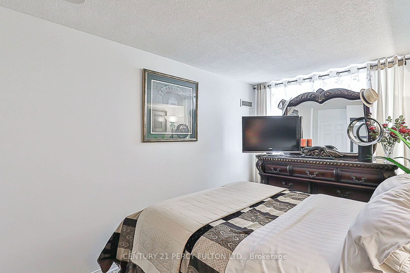 75 King William Cres, unit 409 for sale - image #27