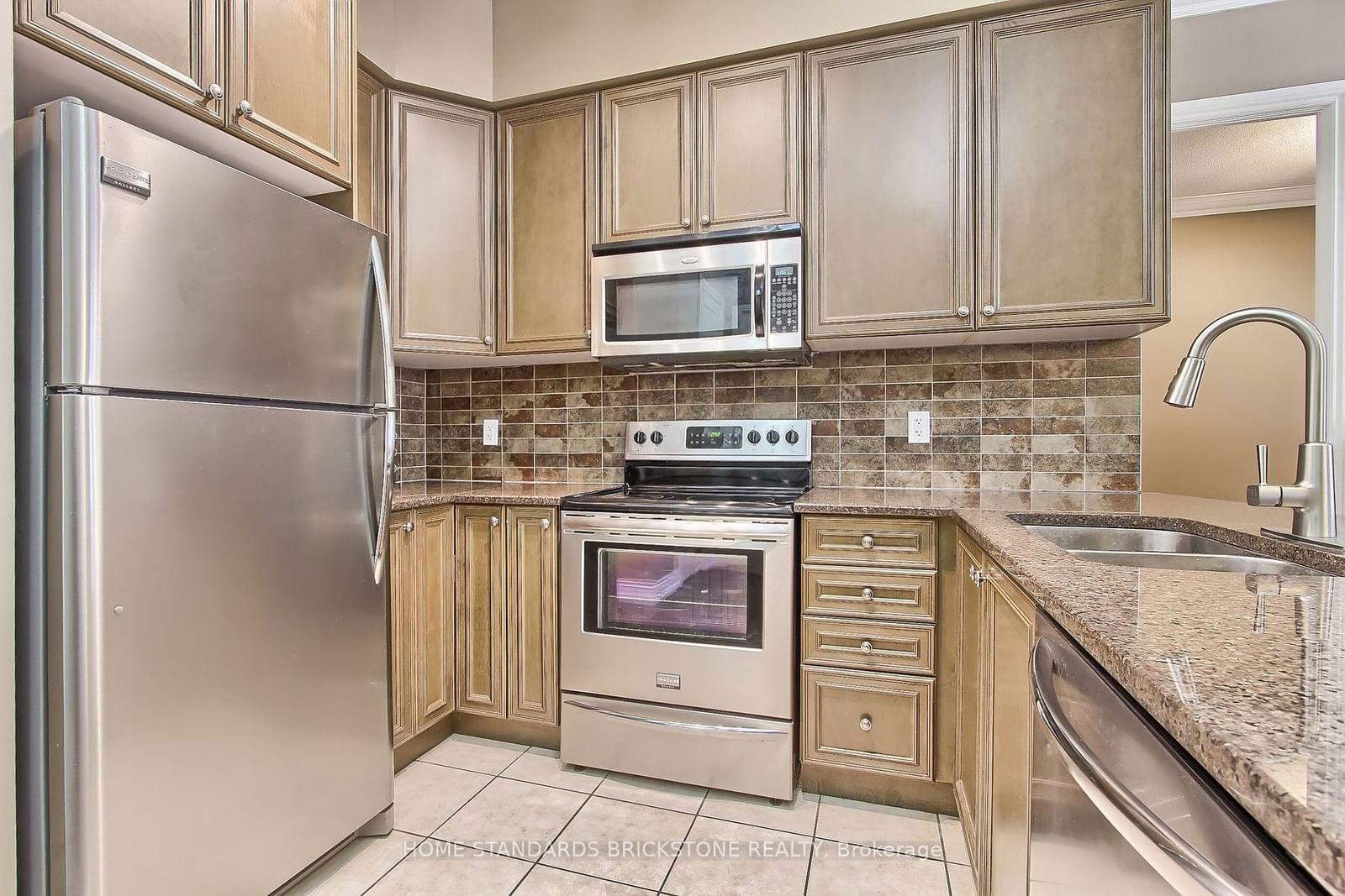 9225 Jane St, unit 115 for sale - image #8