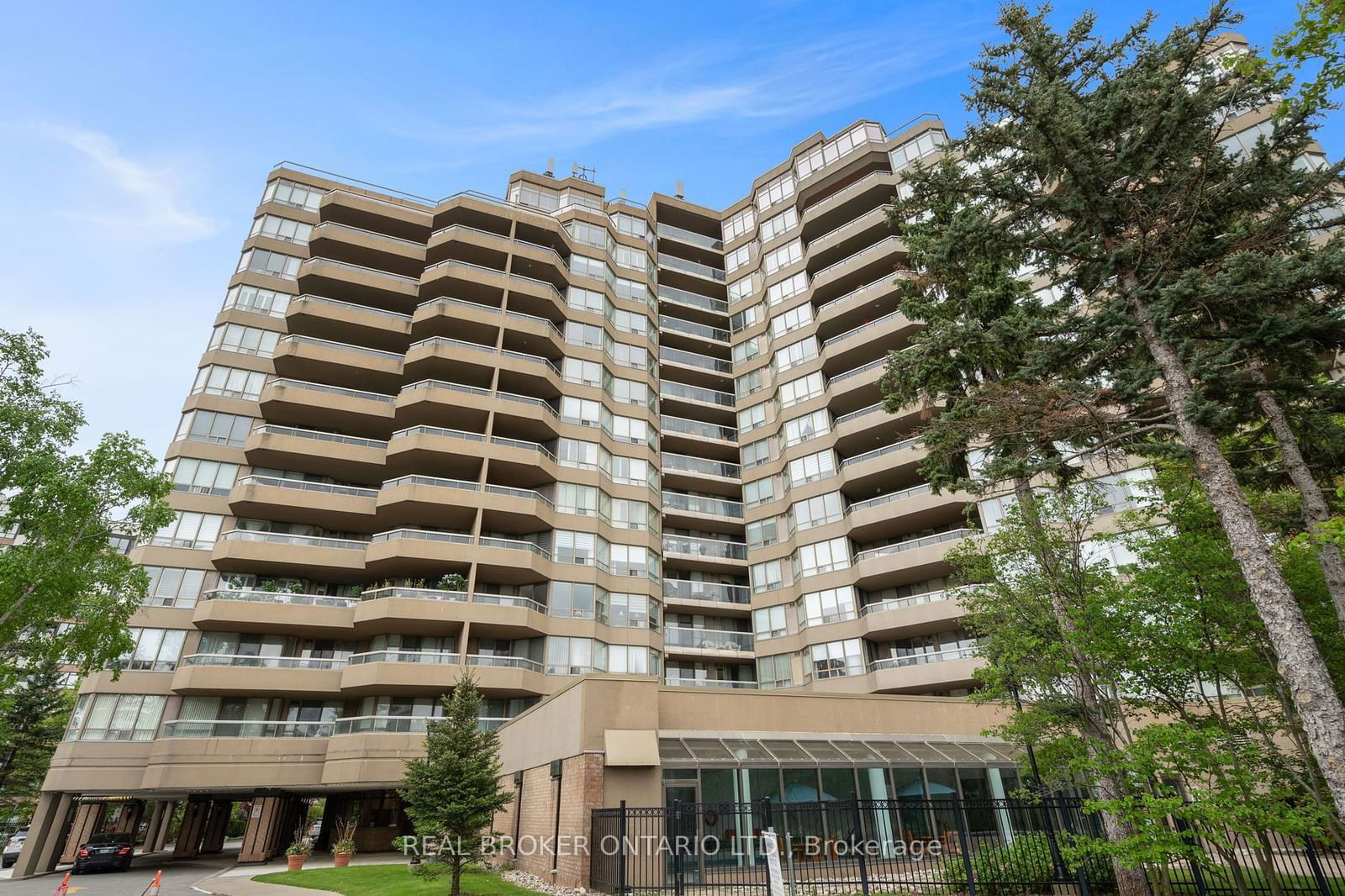 610 Bullock Dr, unit PH5 for sale - image #2