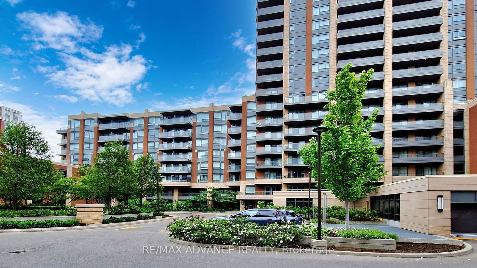 18 Uptown Dr E, unit 210 for sale - image #2