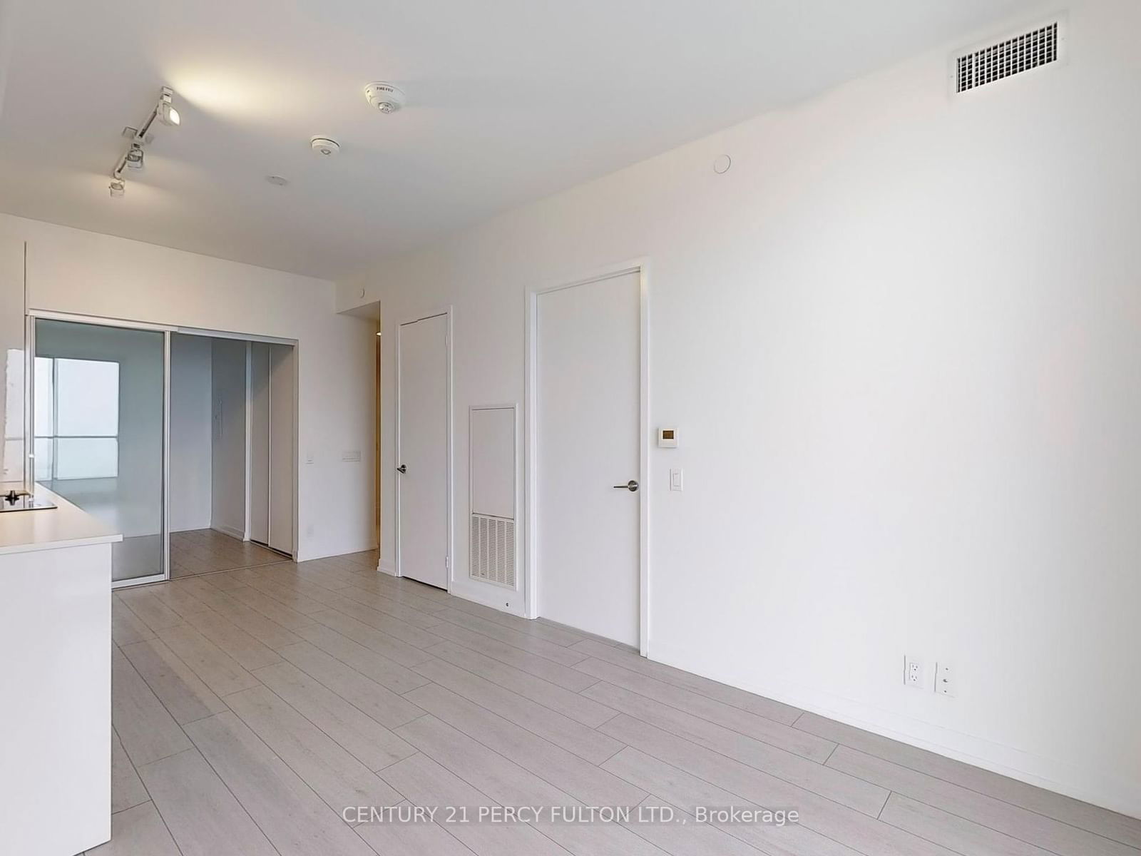 950 Portage Pkwy, unit 5903 for sale - image #15