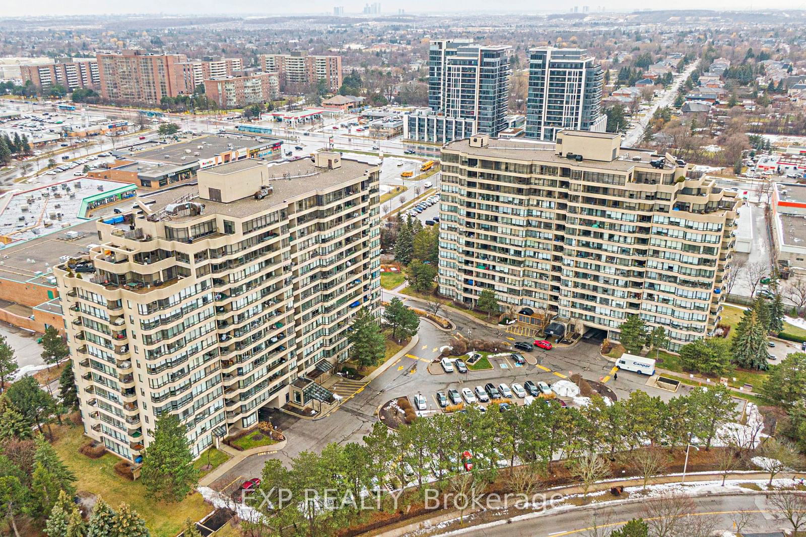 32 Clarissa Dr, unit 521 for sale - image #2