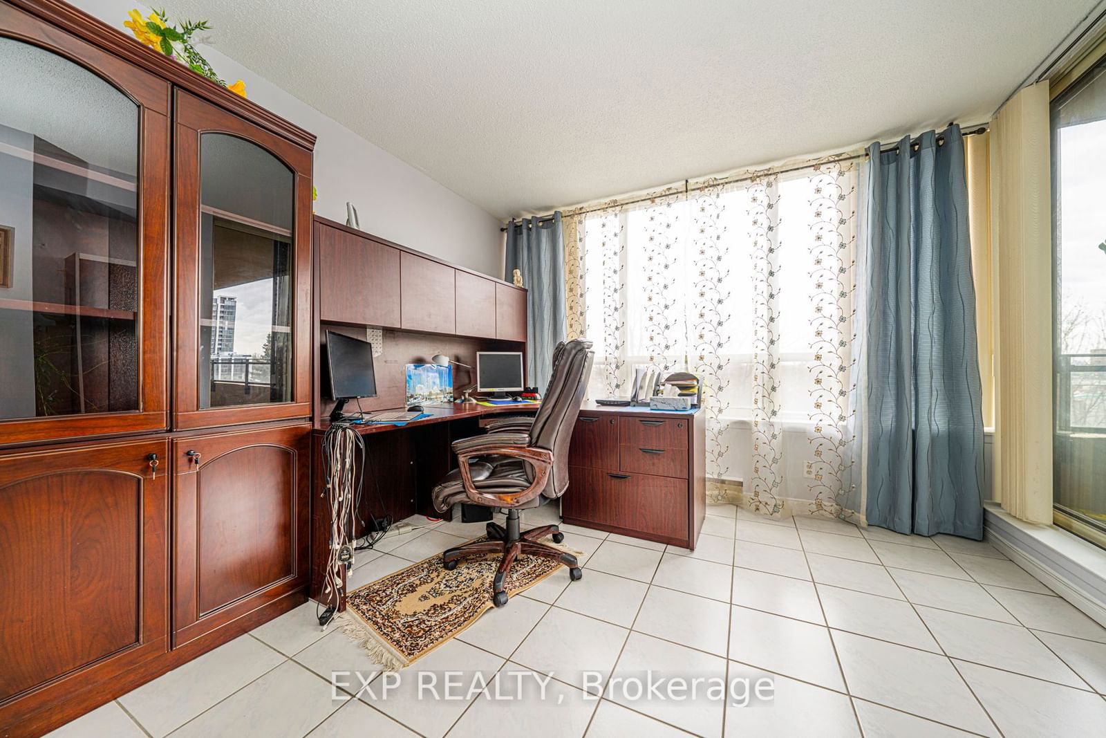 32 Clarissa Dr, unit 521 for sale - image #20