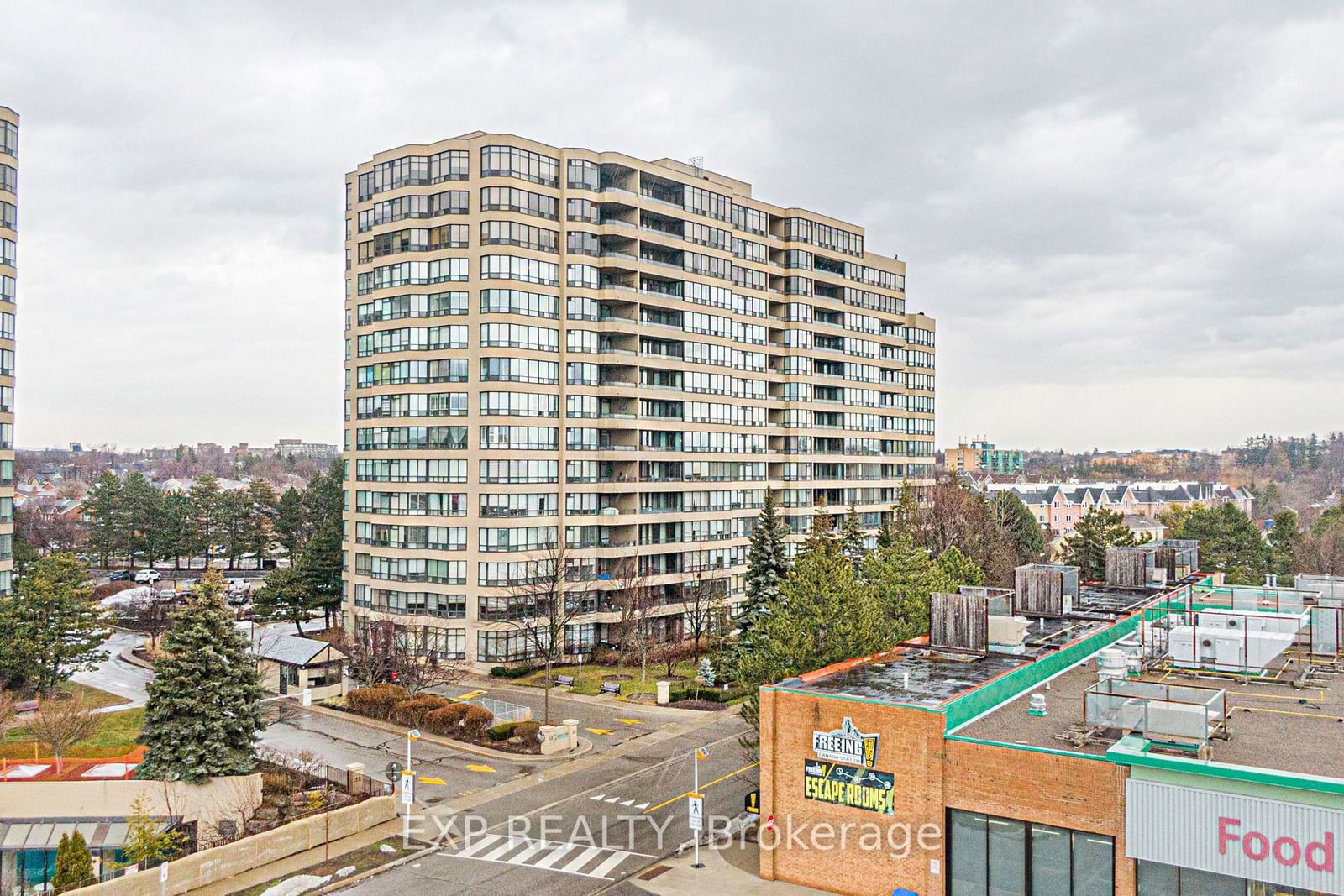 32 Clarissa Dr, unit 521 for sale - image #3