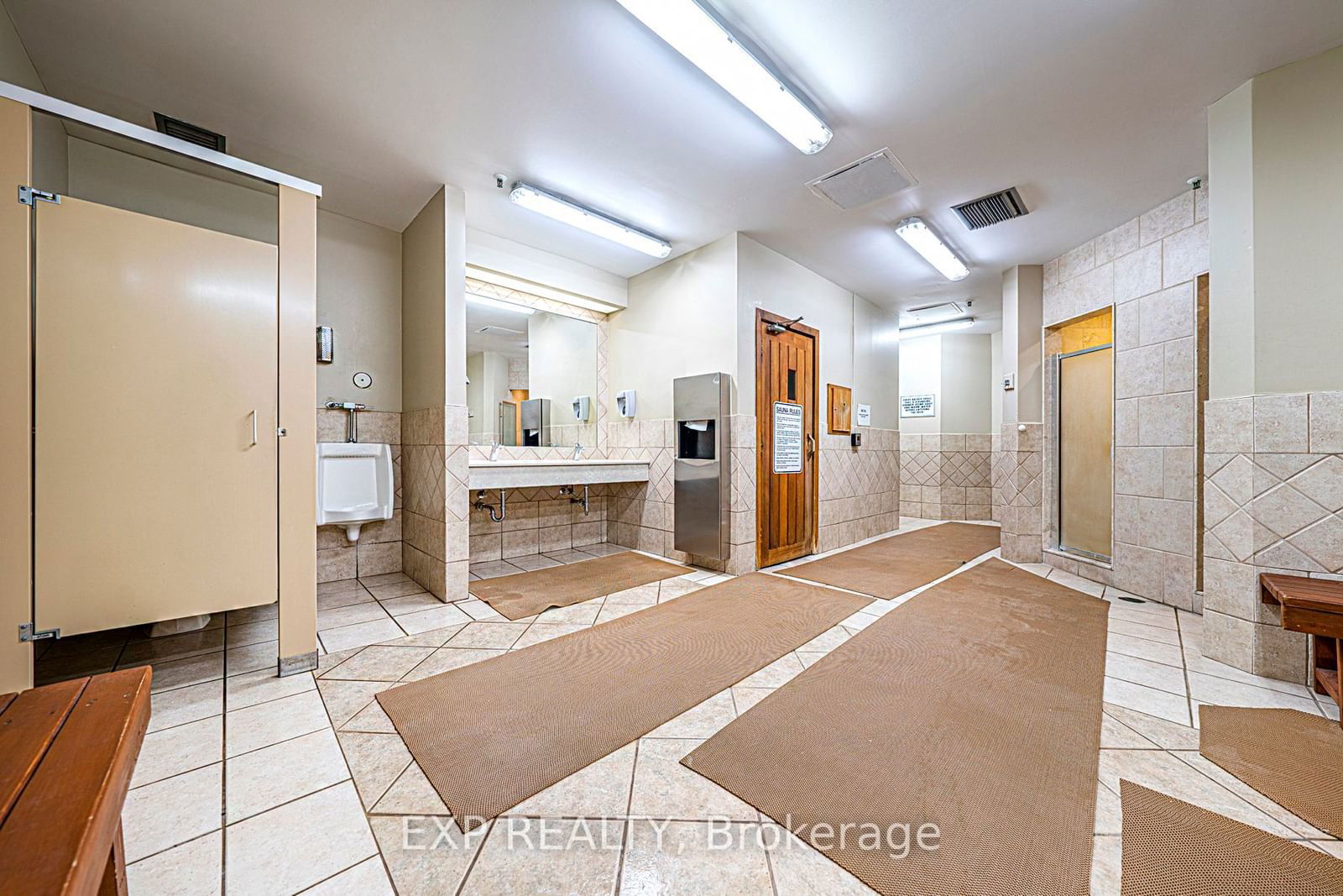 32 Clarissa Dr, unit 521 for sale - image #37