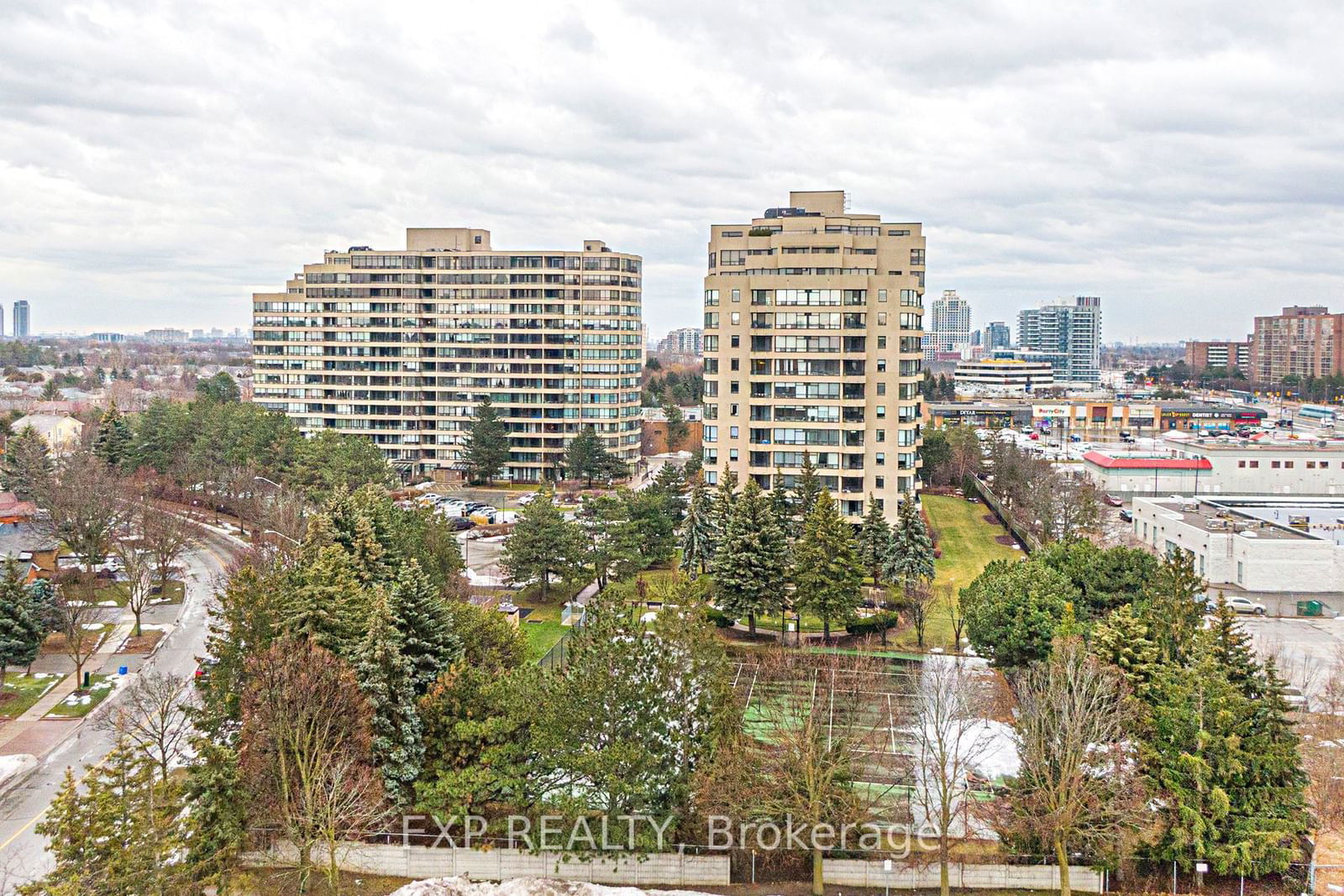 32 Clarissa Dr, unit 521 for sale - image #39