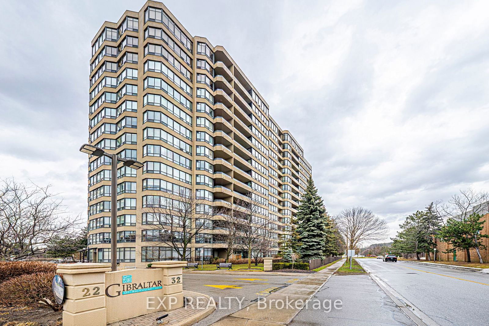 32 Clarissa Dr, unit 521 for sale - image #4