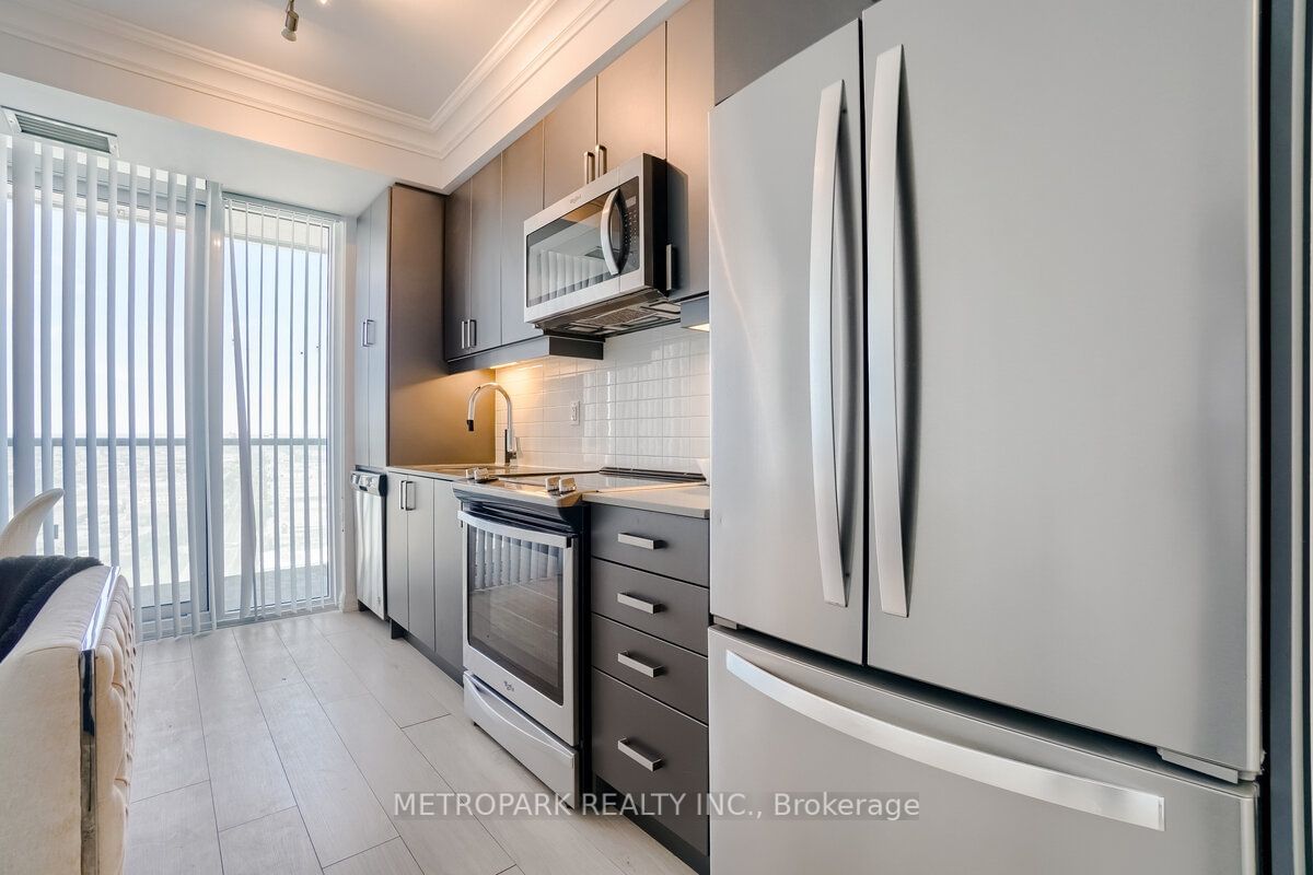 7895 JANE St, unit 3113 for sale - image #11