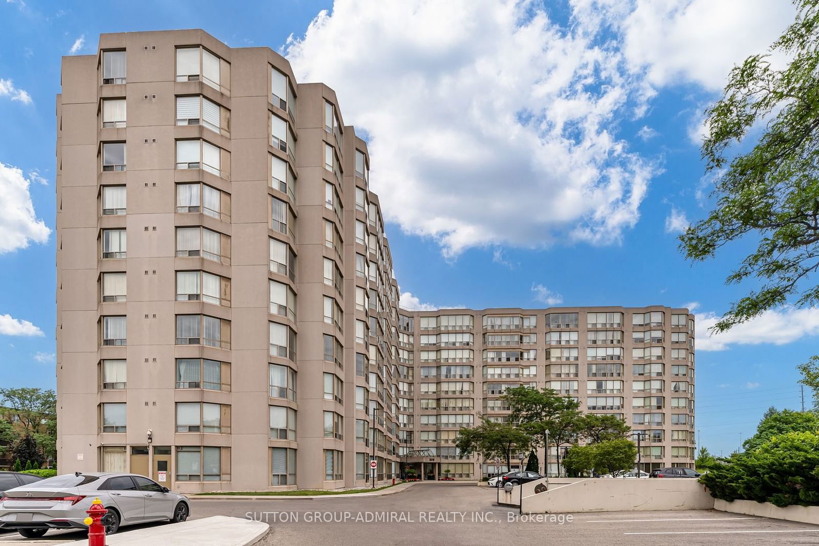 309 Major Mackenzie Dr E, unit 803 for sale - image #2