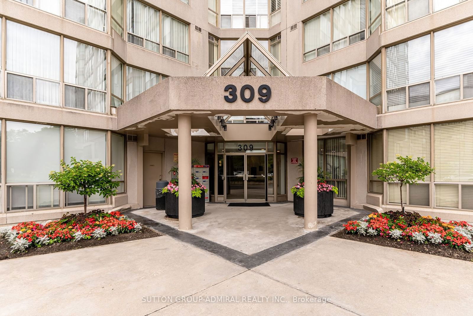 309 Major Mackenzie Dr E, unit 803 for sale - image #3