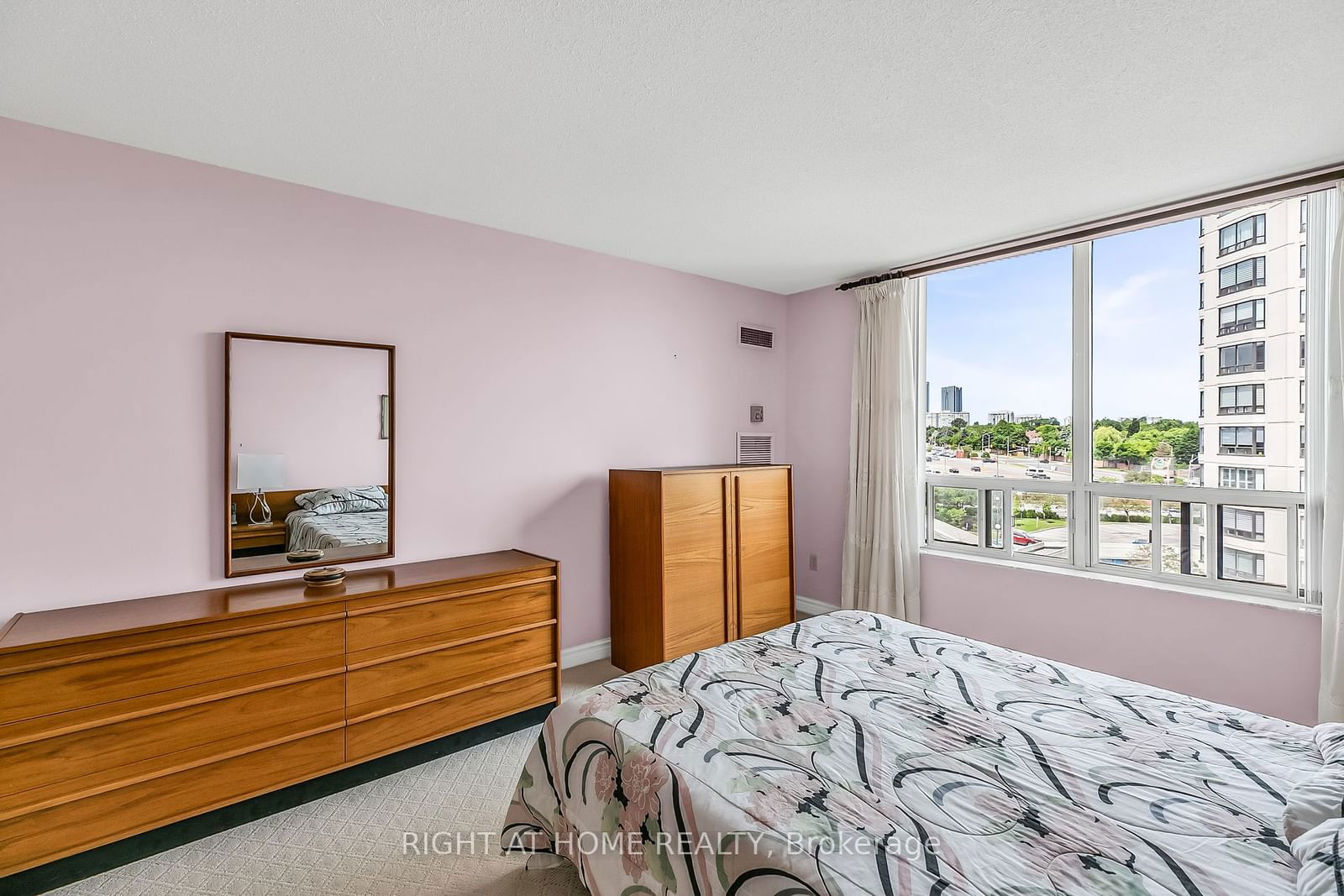 333 Clark Ave W, unit 510 for sale - image #20