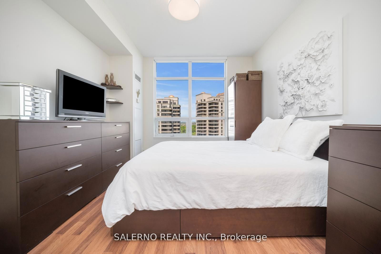 9225 Jane St, unit 1105 for sale