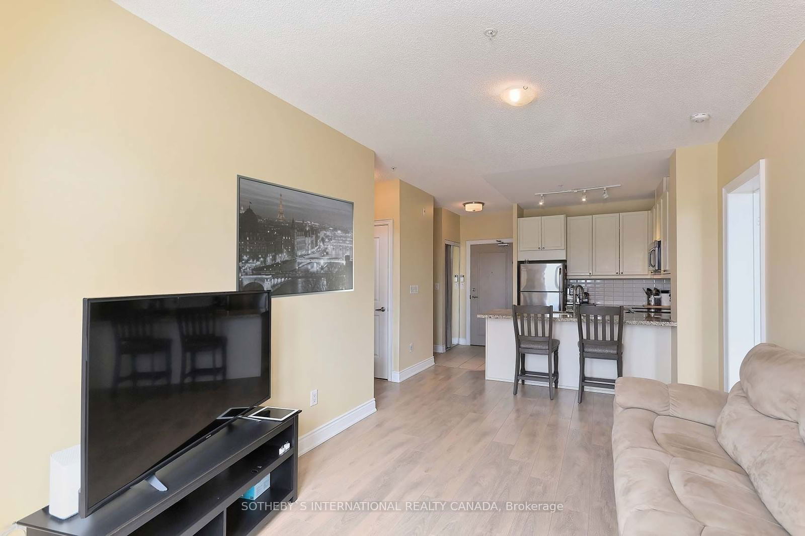 2396 Major Mackenzie Dr, unit 407 for sale - image #10