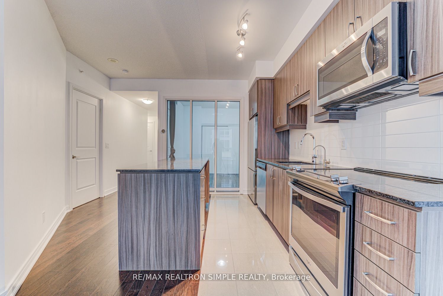 9205 Yonge St, unit 311 for sale - image #6