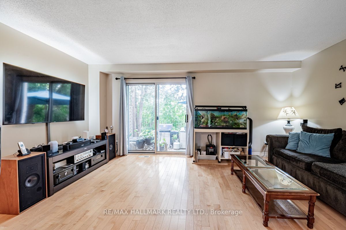 1660 John St, unit 4 for sale - image #10