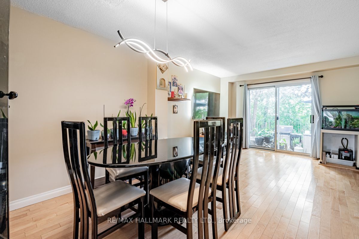 1660 John St, unit 4 for sale - image #8