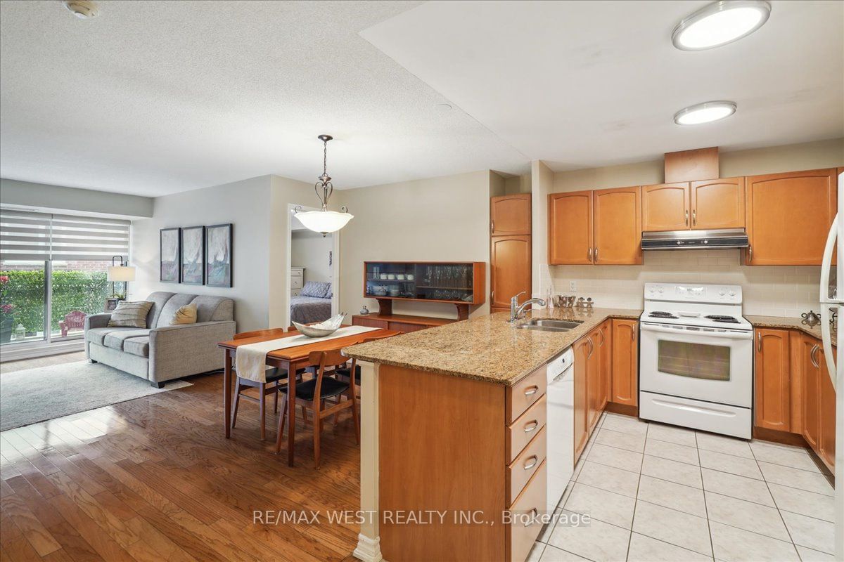 8026 Kipling Ave, unit 308 for sale - image #3