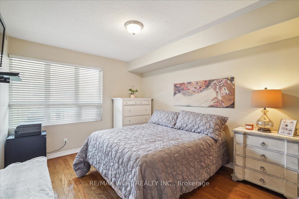 8026 Kipling Ave, unit 308 for sale - image #7