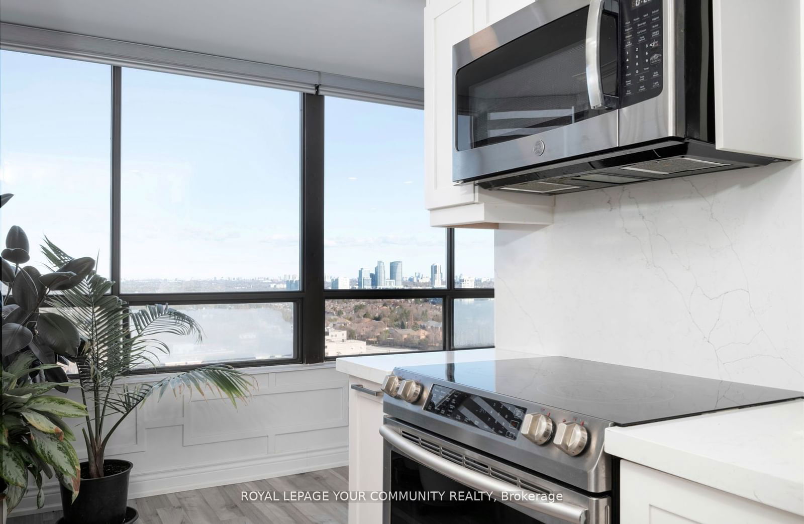 7601 Bathurst St, unit 1601 for sale - image #4