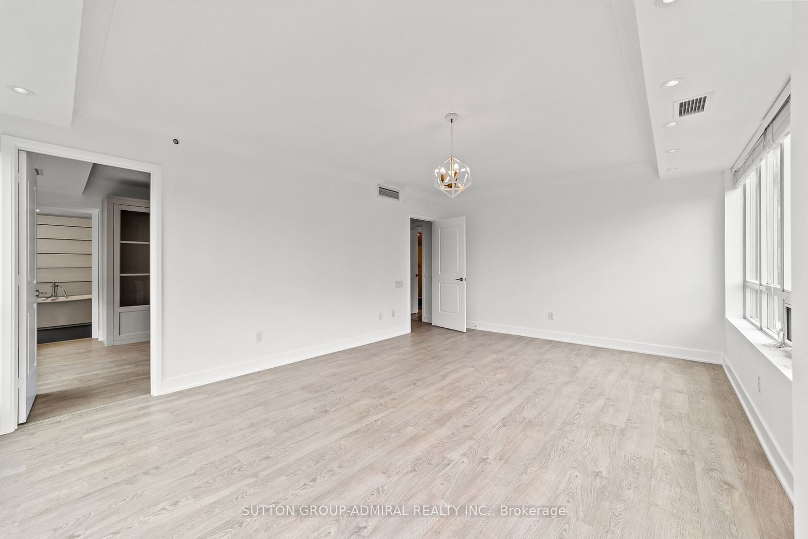 7608 Yonge St, unit 514 for rent - image #18