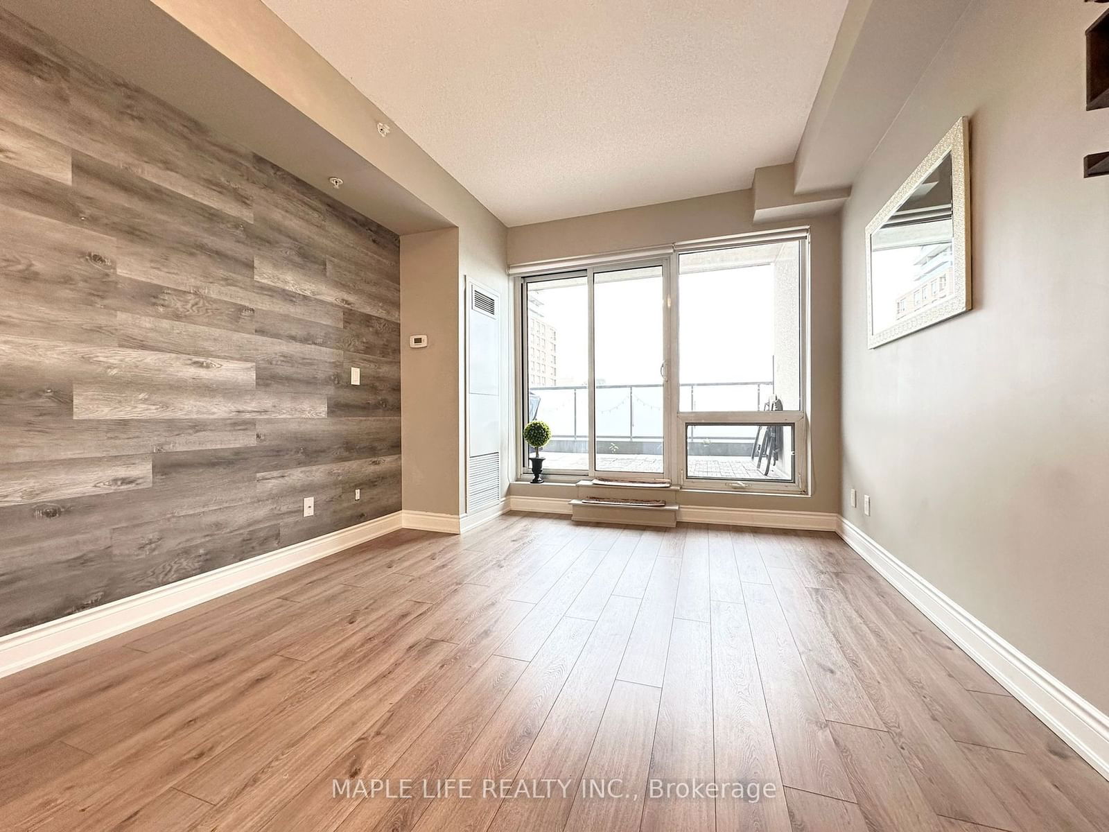 9090 Yonge St, unit 307 for sale - image #14